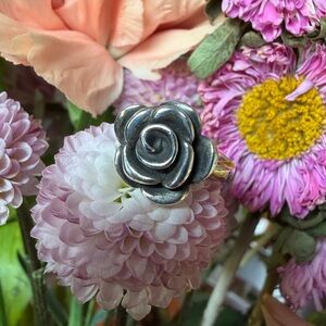 James Avery RETIRED Single Rose Bloom Ring